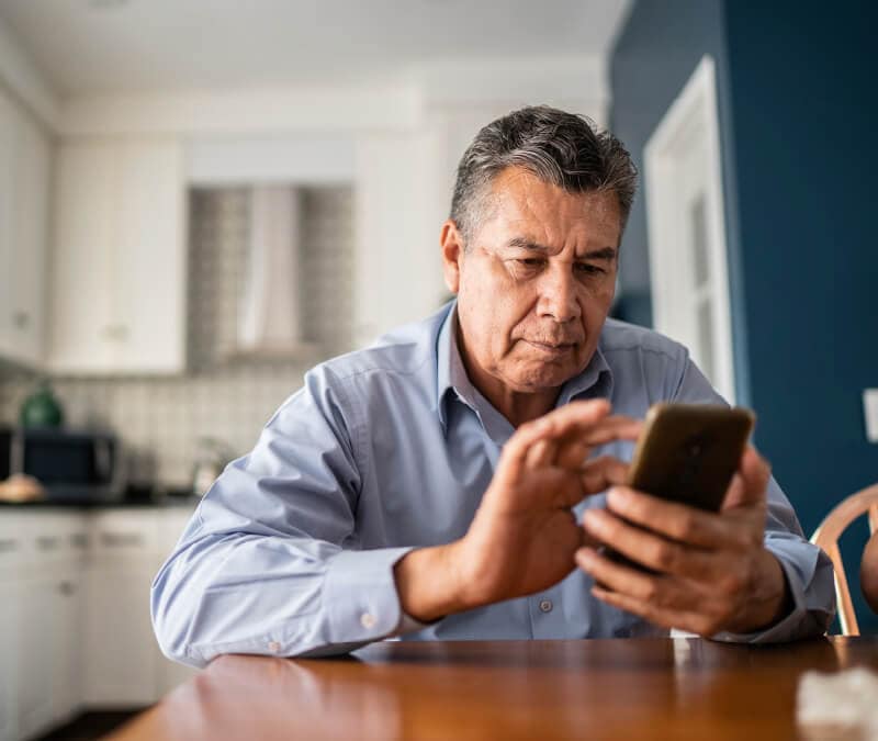 Unberechtigten Zugriff auf Ihr Mobiltelefon erkennen: 9 Codes, die Sie wählen können
